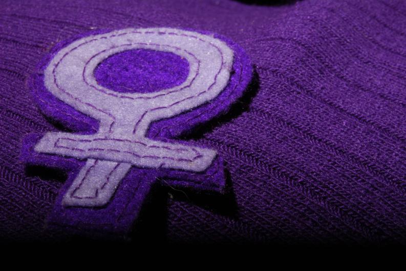 feminismo-3 brazalete violeta