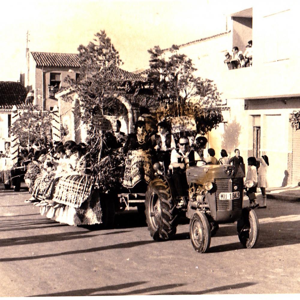 Las fiestas de San Isidro en 1965. Foto de la Federación de Peñas