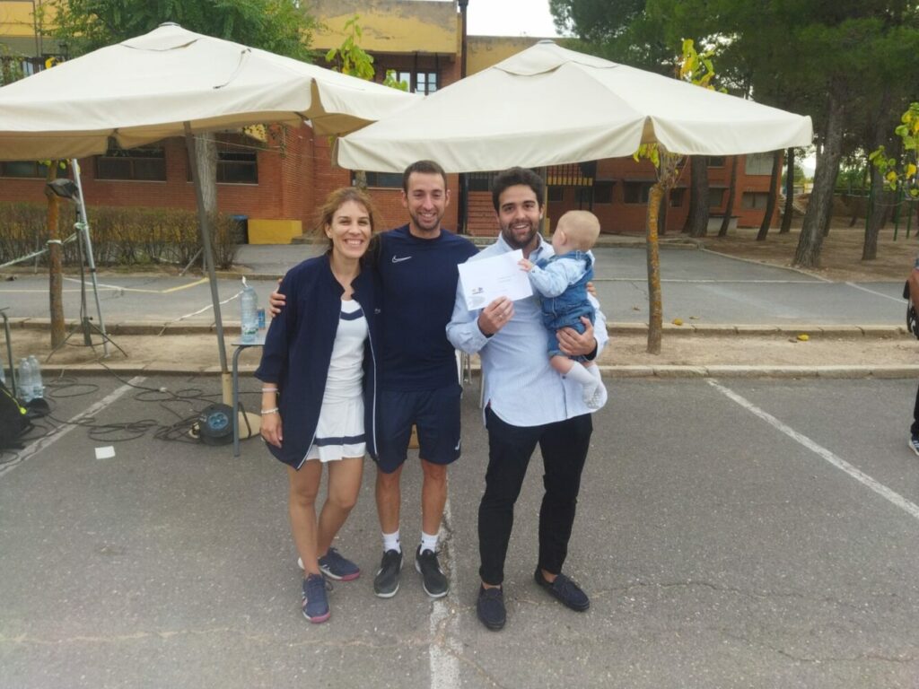 3ª CATEGORÍA MASCULINA- -CAMPEONES- CARLOS CASTAÑO - ANDREA DISLA