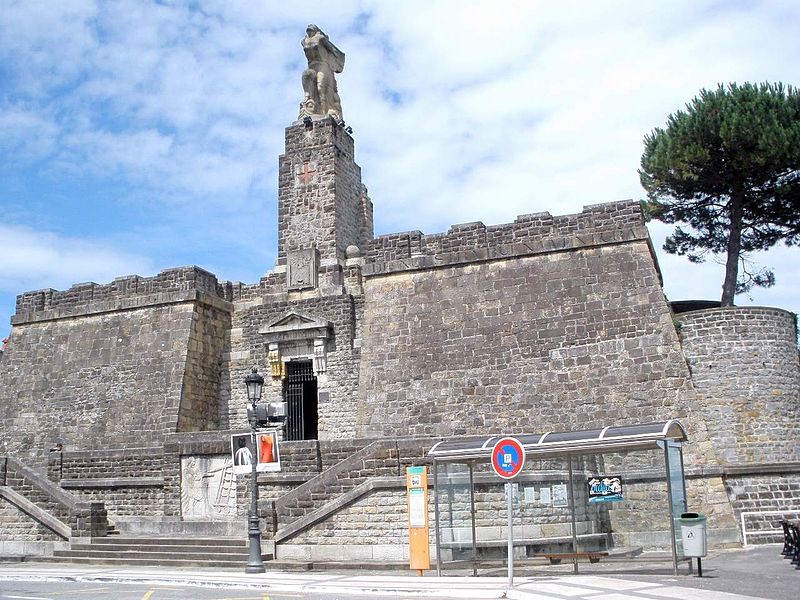 monumento Juan Sebastián Elcano Getaria