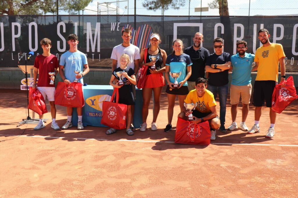 finalistas y campeones campeonato nacional de tenis