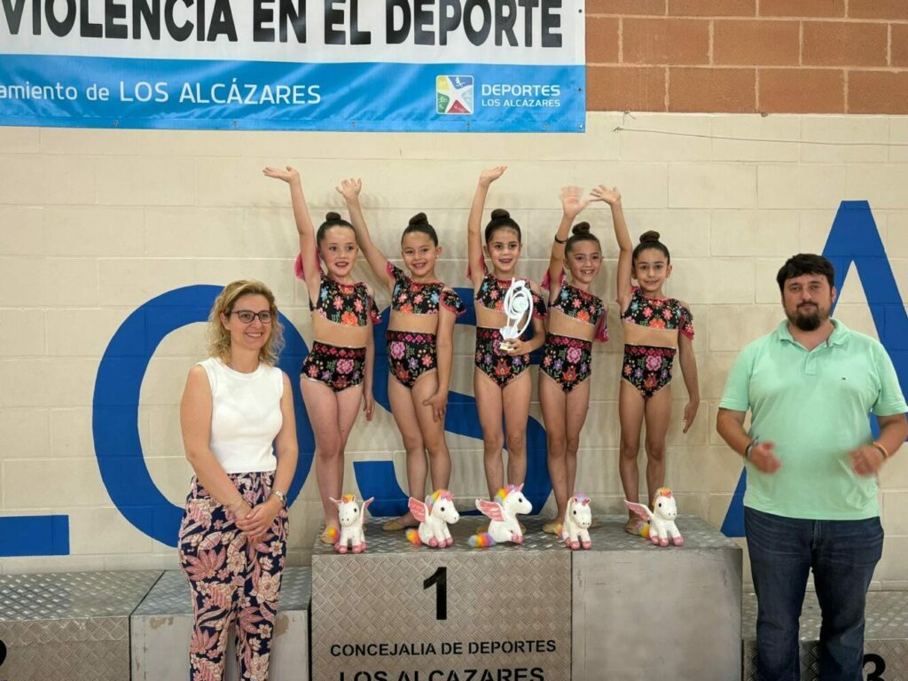 recogida trofeo campeonas de liga Cjto prebenjamín