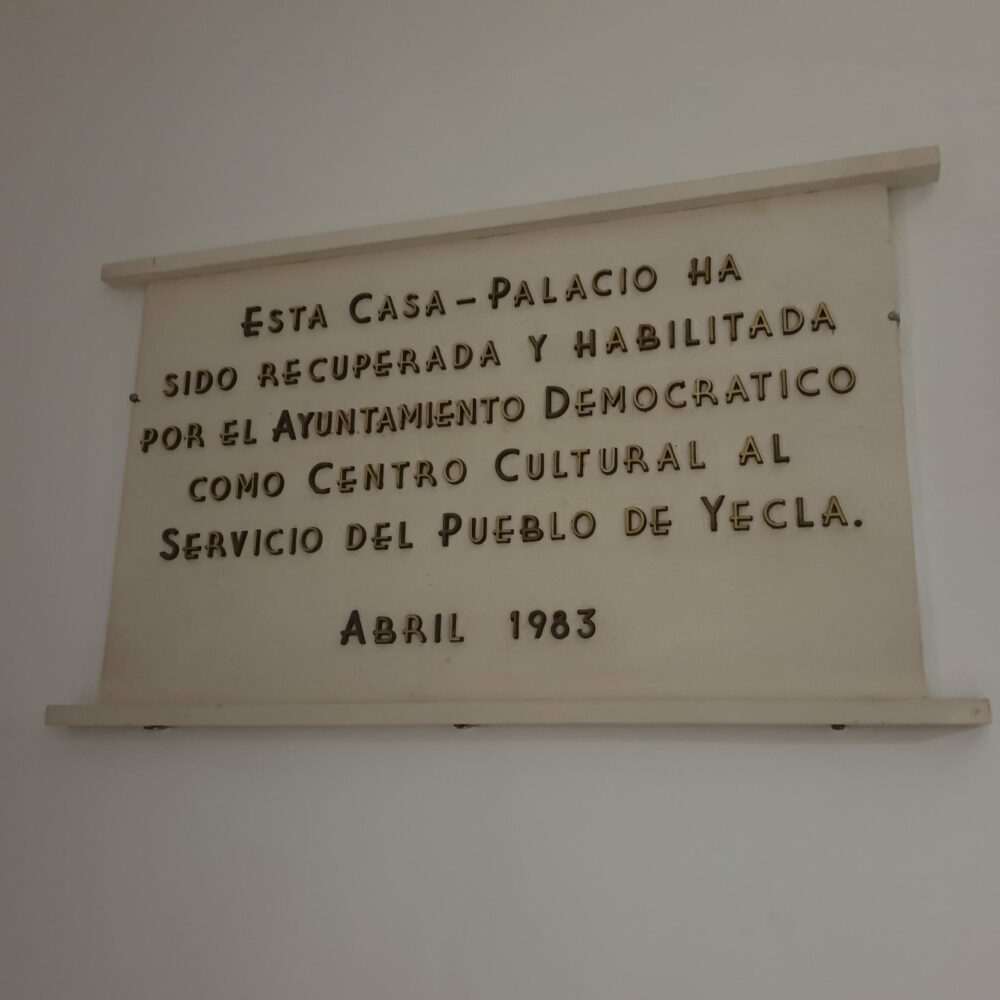 casa de cultura de yecla placa