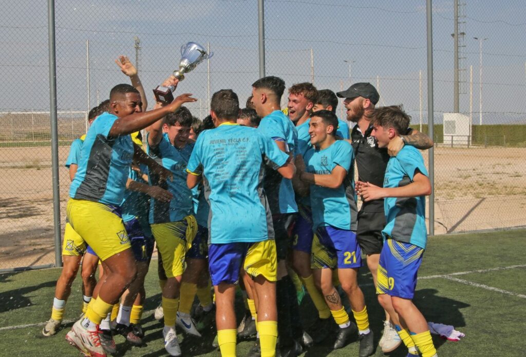 juvenil del yecla cf campeón de liga