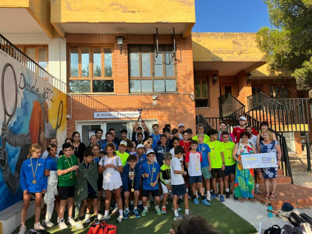 Gran éxito solidario en las 12 Horas Deportivas del Yecla Club de Tenis
