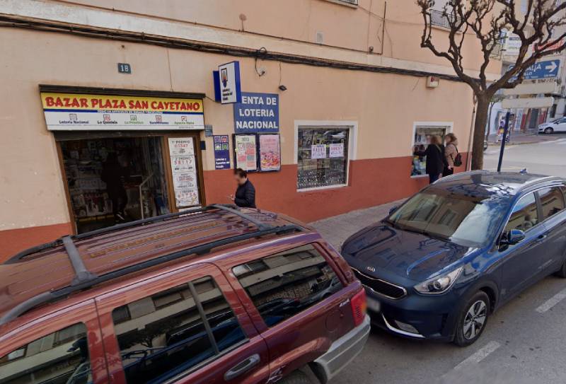 Ramoncico reparte 42.000 euros con el segundo premio de la Lotería Nacional