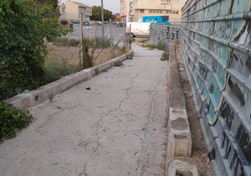 calle hsitoriador cosme gil suciedad