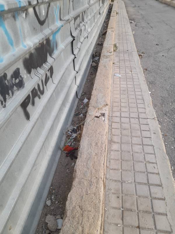 calle hsitoriador cosme gil suciedad