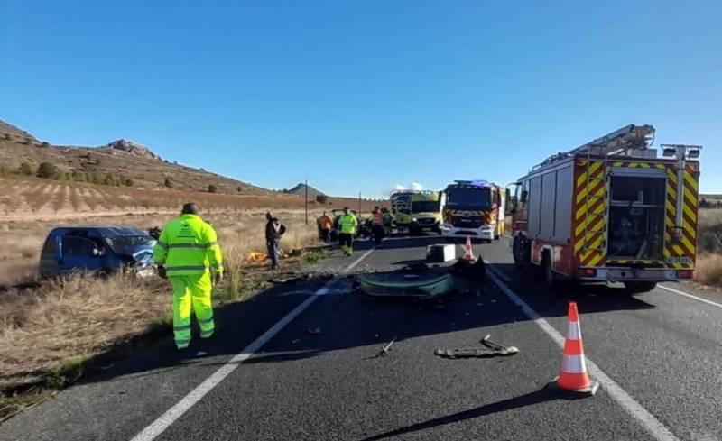 Seis heridos en un choque frontal en la N-344