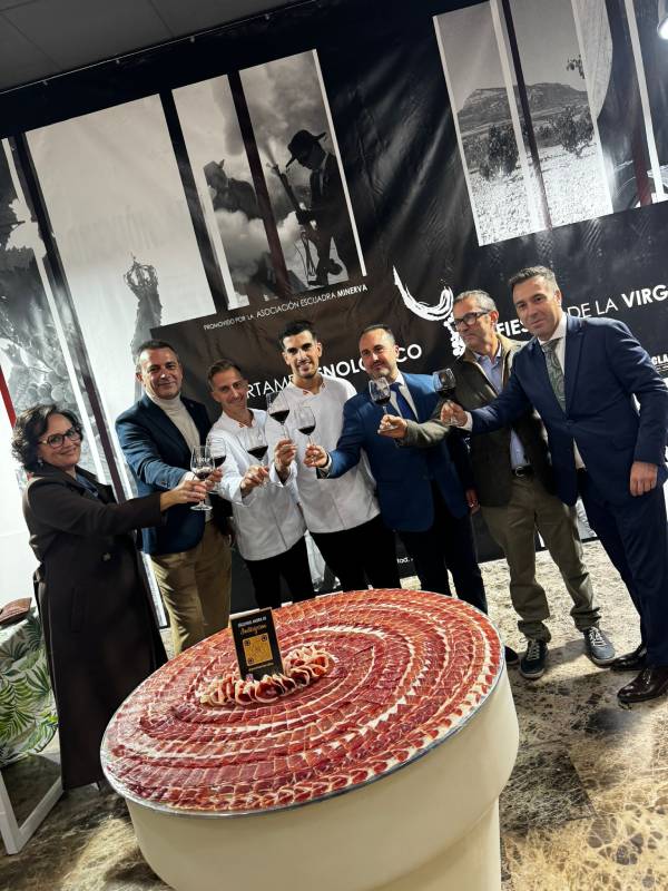 La Minerva marida vino y jamón en su tradicional certamen