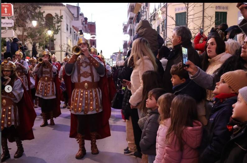 El fr&iacute;o no puede con la cabalgata de los Reyes Magos