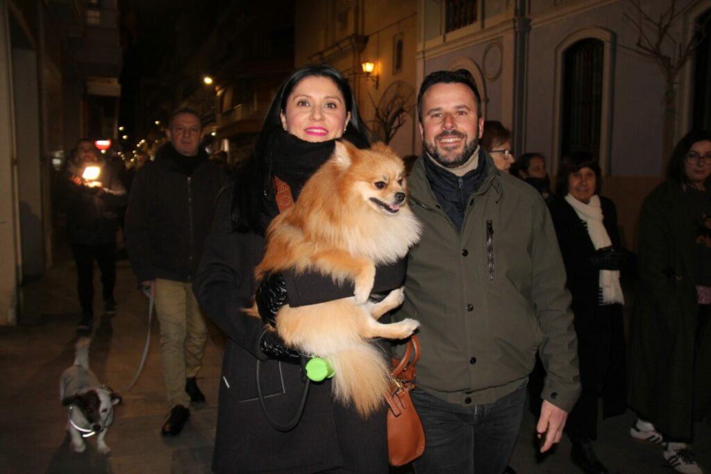 San Ant&oacute;n re&uacute;ne a vecinos y amantes de los animales