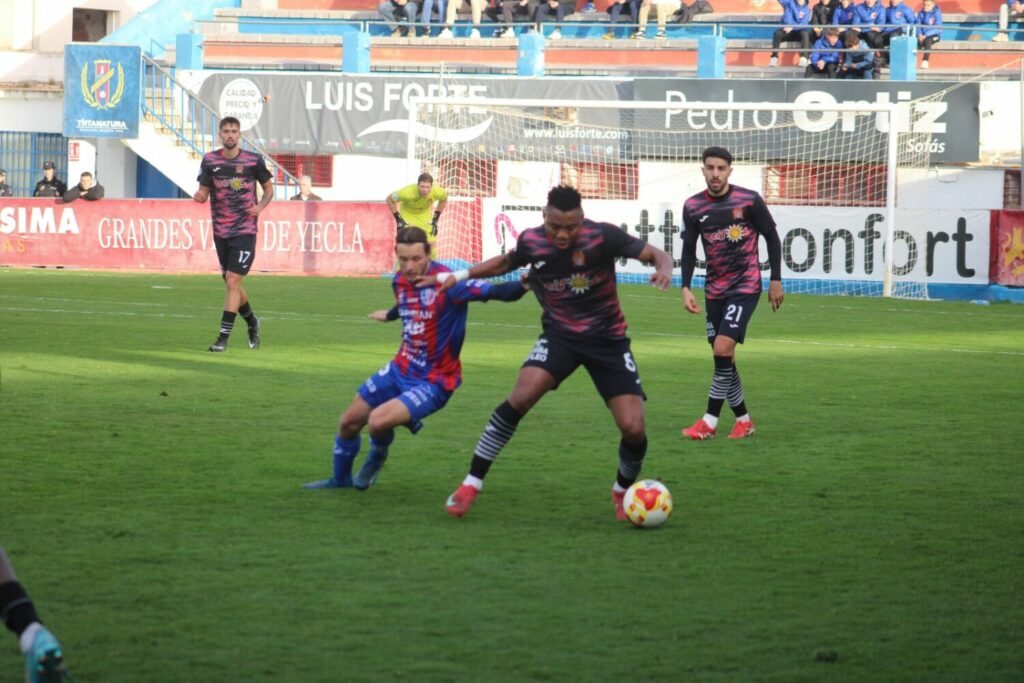 Yeclano &Aacute;guilas