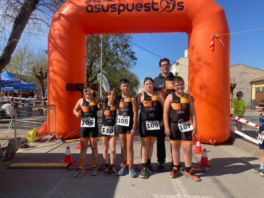 club triatl&oacute;n arab&iacute; yecla