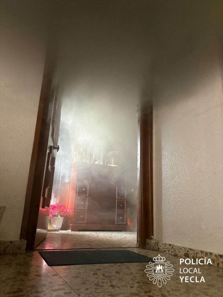 incendio vivienda yecla