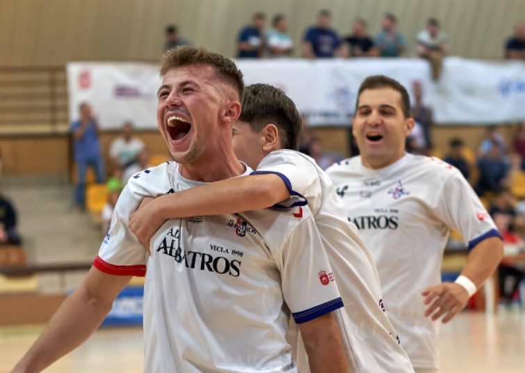 albatros empate permanencia