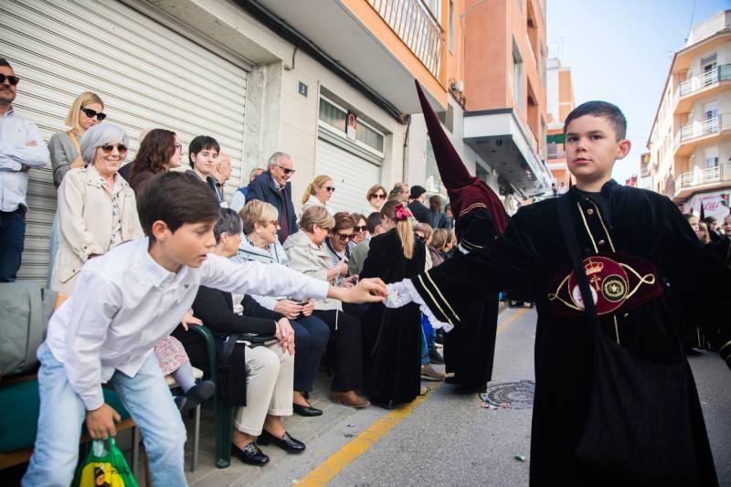 diablico Cierre colorido y c&aacute;lido de la Semana Santa