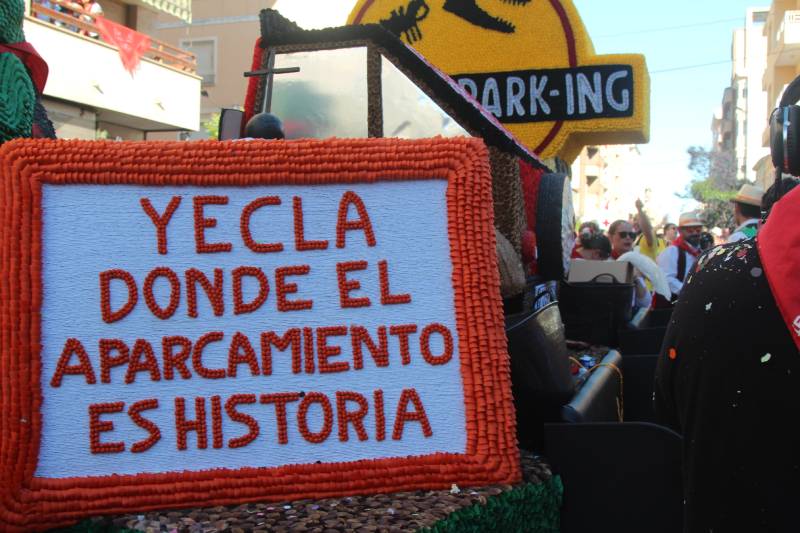 concurso de carrozas de las populares fiestas San Isidro