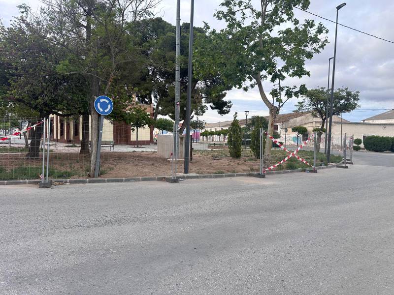 paralizaci&oacute;n de las obras del jard&iacute;n de la estaci&oacute;n
