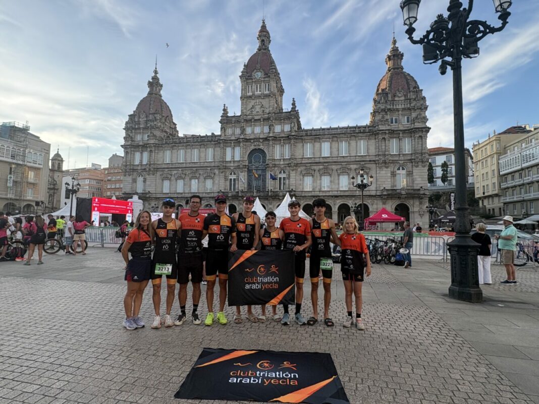 Club Triatlón Arabí Yecla este pasado fin de semana en el CE de Triatlón Juvenil y Junior en La Coruña