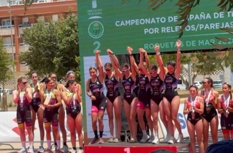 Doble victoria para Isabel Navarro en la Liga Iberdrola de Triatlón