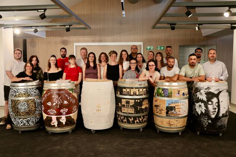 Isabel Yag&uuml;e gana el primer concurso &ldquo;Yecla en barricas&rdquo;