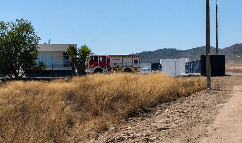 Dos incendios queman ocho hect&aacute;reas en Yecla e