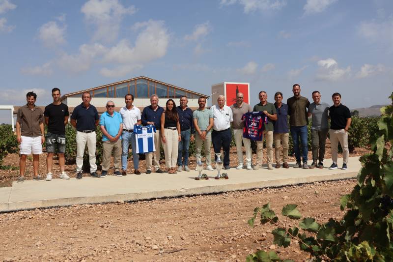 El Yeclano y el Alcoyano disputan la XL edici&oacute;n del Trofeo Vinos de Yecla