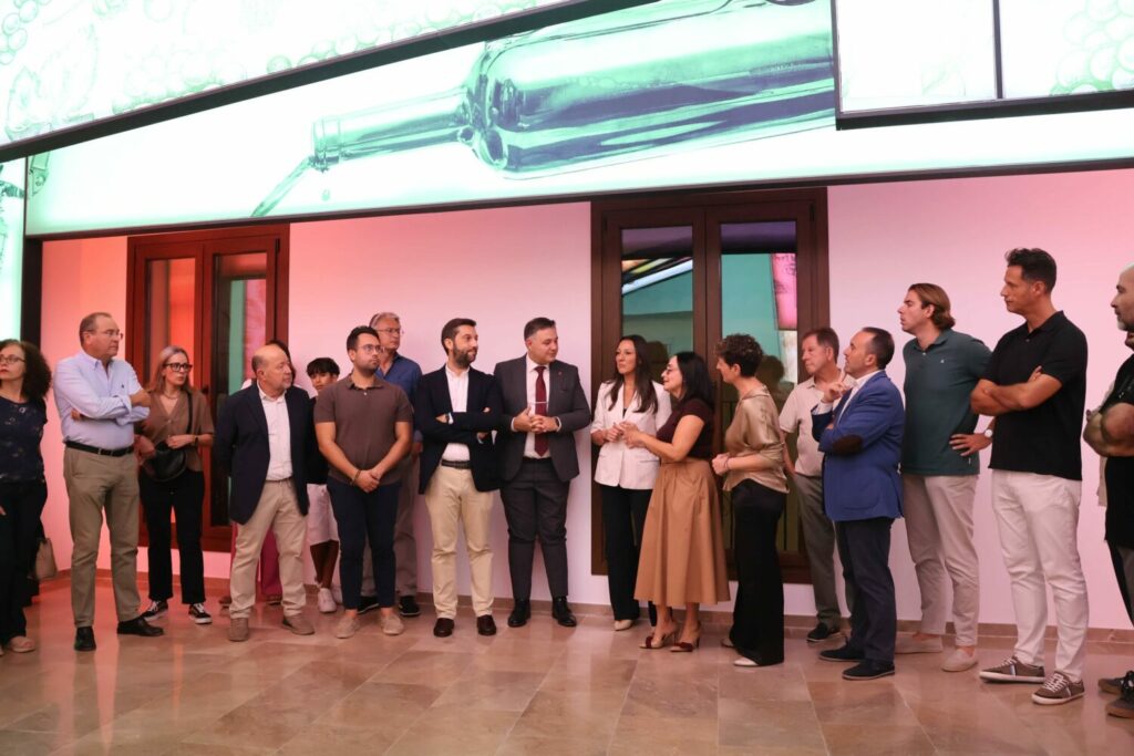 La Casa de los Arcos abre una ventana a dos mil a&ntilde;os de cultura del vino en Yecla