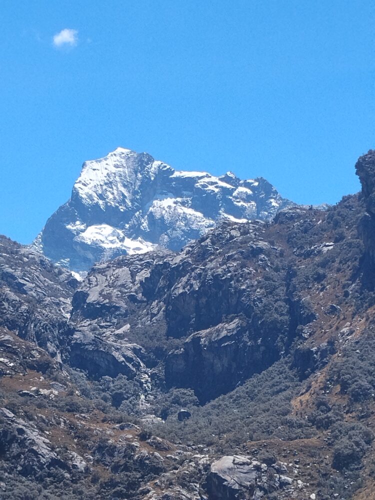 Manuel Ruiz completa en solitario la vuelta al Ca&ntilde;&oacute;n del Colca, uno de los m&aacute;s profundos del mundo