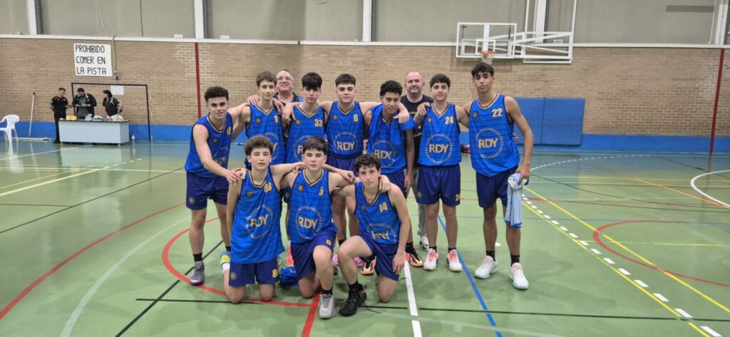 Doble victoria del voleibol de la Red Deportiva Yecla y pleno del cadete de baloncesto