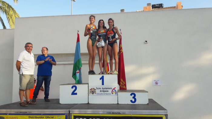 podio infantil femenino club triatlón yecla