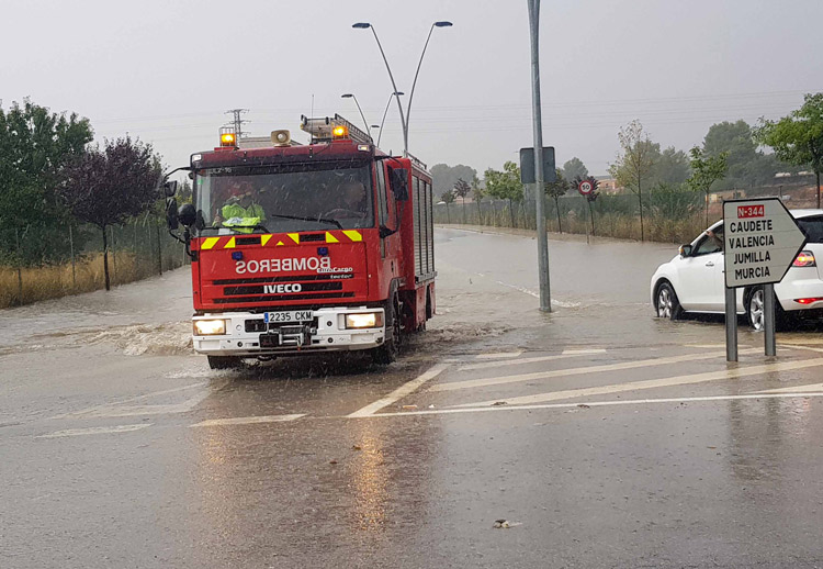 inundaciones carretera de villena yecla tormenta
