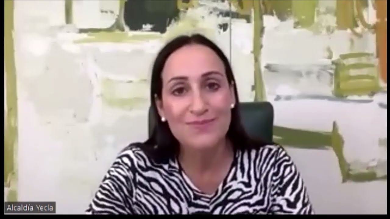 La alcaldesa, Remedios Lajara, responde a las preguntas de los lectores