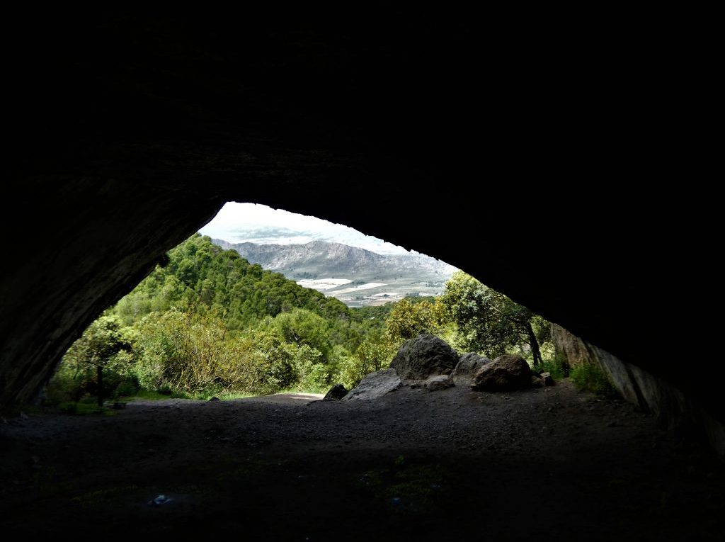 cueva del lagrimal sierra de salinas
