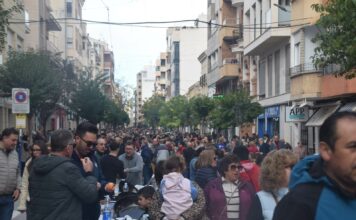 Miles de vecinos se reunen entorno a las tradicionales gachasmigas populares