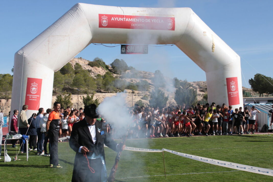 cross fiestas de la virgen 2024