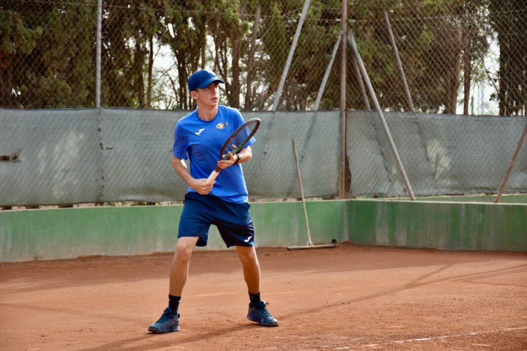 Marcos Morlán, campeón de la segunda fase del circuito alicantino de tenis