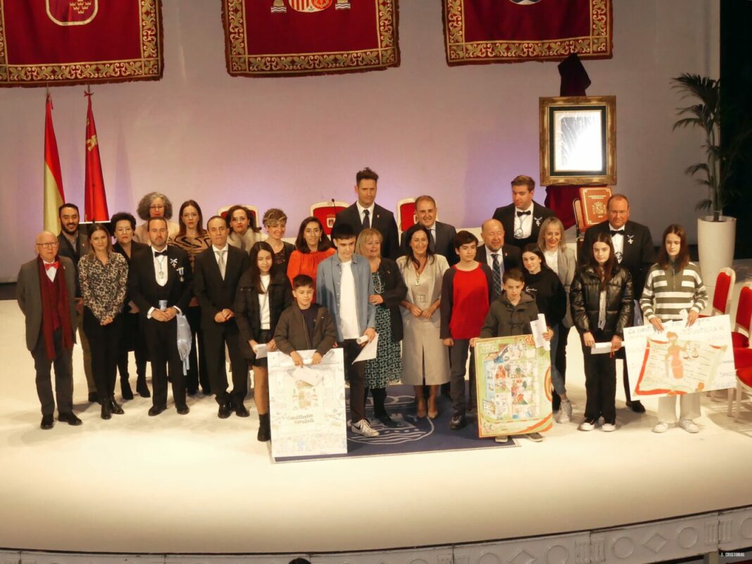 ganadores de los concursos literarios y de dibujo ‘Nuestra Constitución’