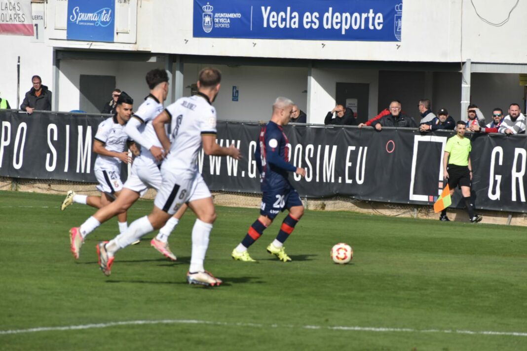 Carillo debuta con el Yeclano ante el Ceuta