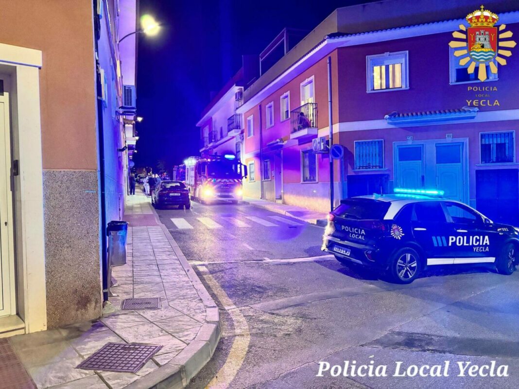 incendio en uan vivienda situada en la calle mazarrón