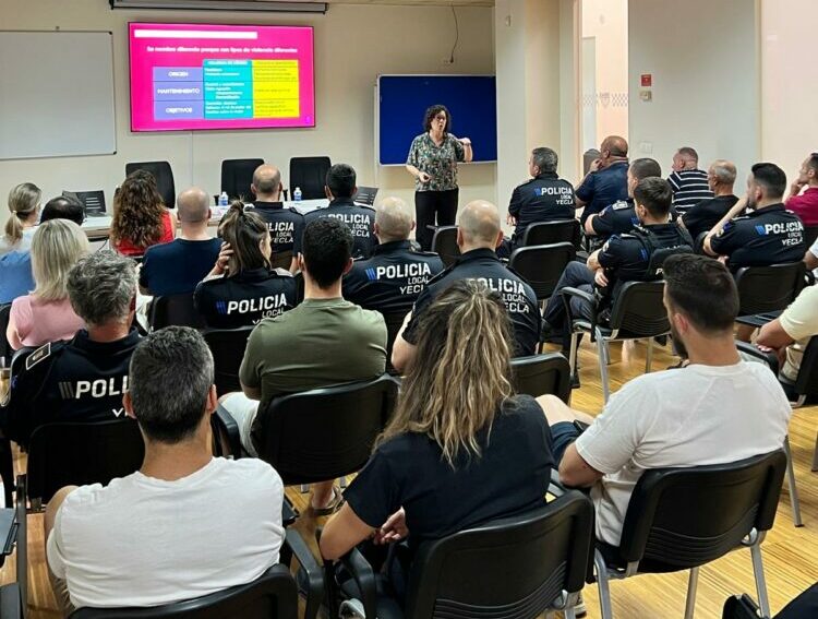 formación violencia mujeres policía