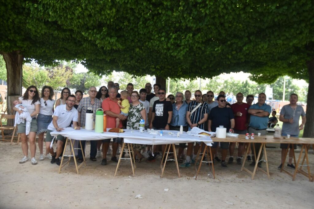 Gachasmigas, danzas y solidaridad en el ‘Cespín’ con los Mayordomos