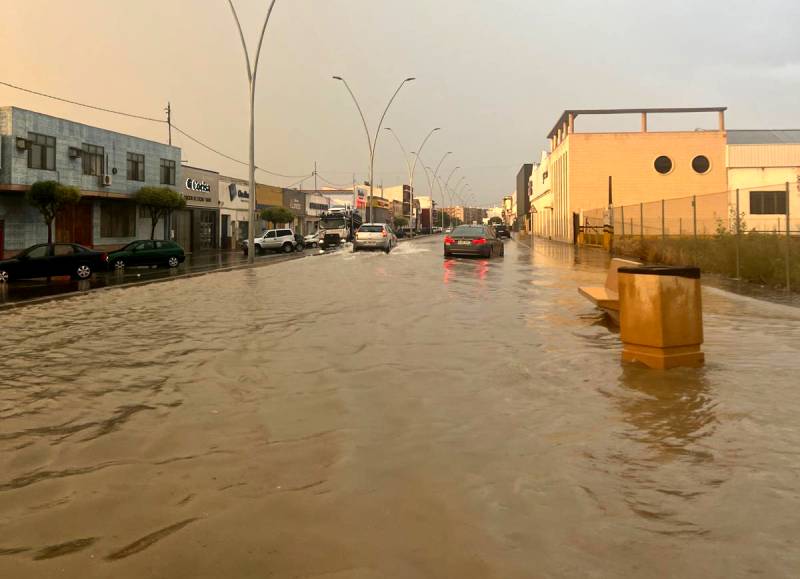 Más de 22 litros por metro cuadrado en 15 minutos colapsan parte del casco urbano lluvias tormentas