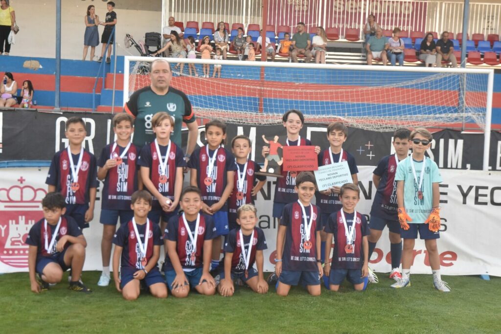 entrega de medallas escuelas municipales 