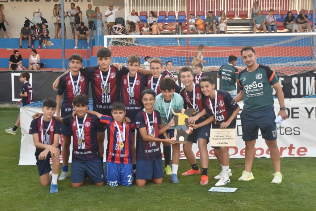 entrega de medallas escuelas municipales 