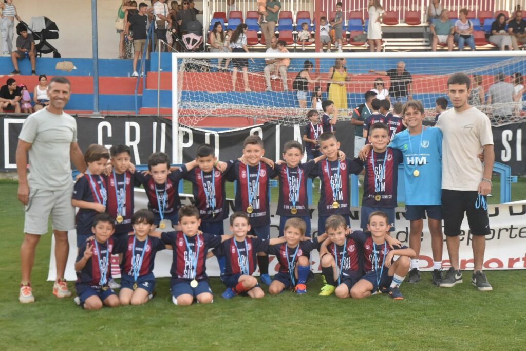 entrega de medallas escuelas municipales 