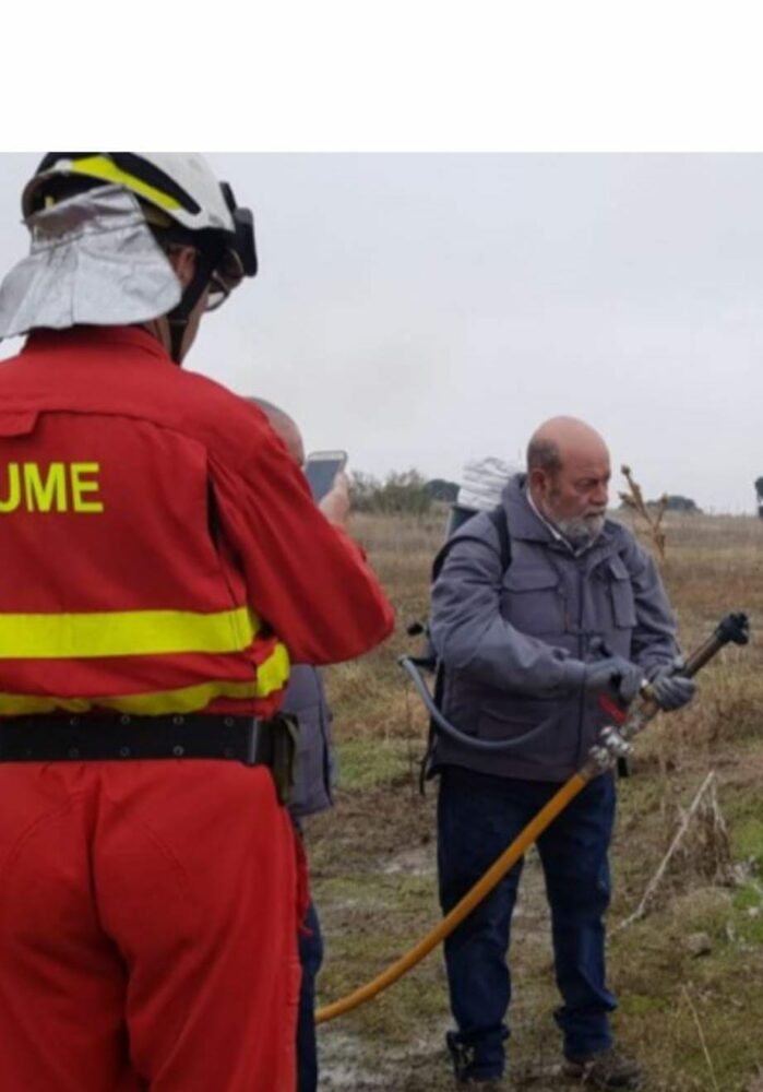 Juan José Soriano muestra su invento a la UME.