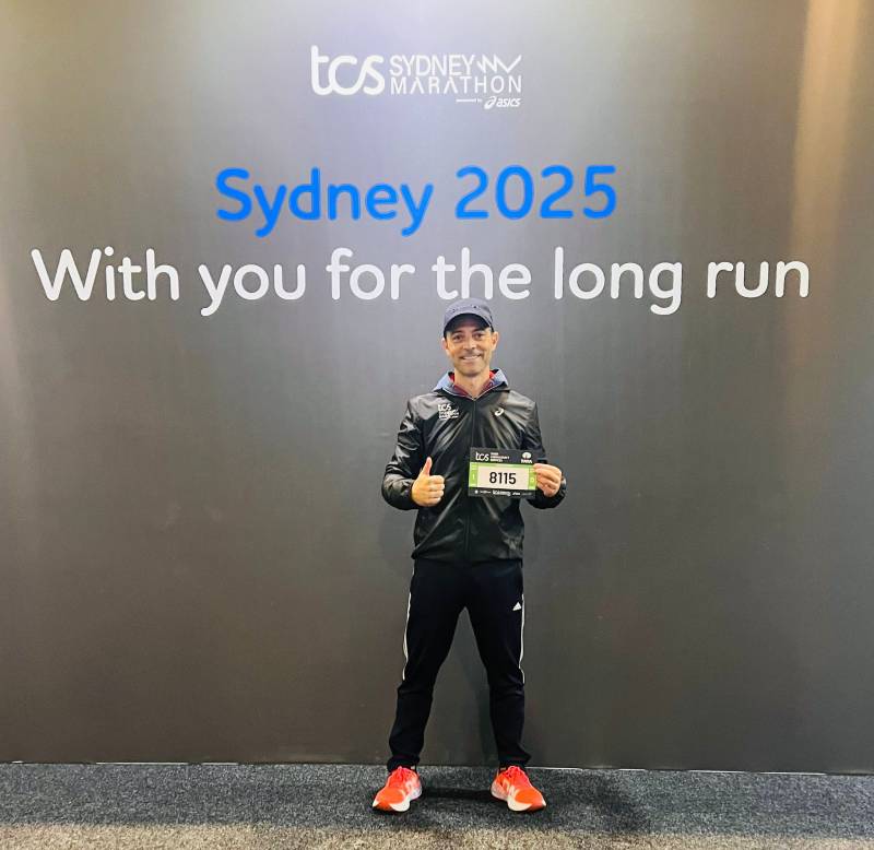 Rafael Serrano completa la Maratón de Sídney,