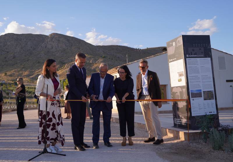 ID David inaugura una finca experimental